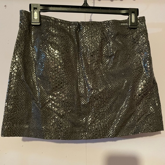 GUESS MINI SNAKE SKIN SKIRT - Picture 2 of 5